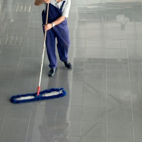 how-to-use-a-dustmop-500x500.jpeg